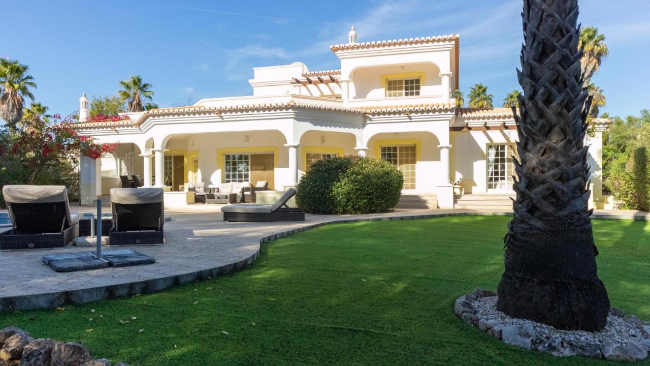 Villa Luxury Suites, Heated Outdoor Pool Портиман Екстериор снимка