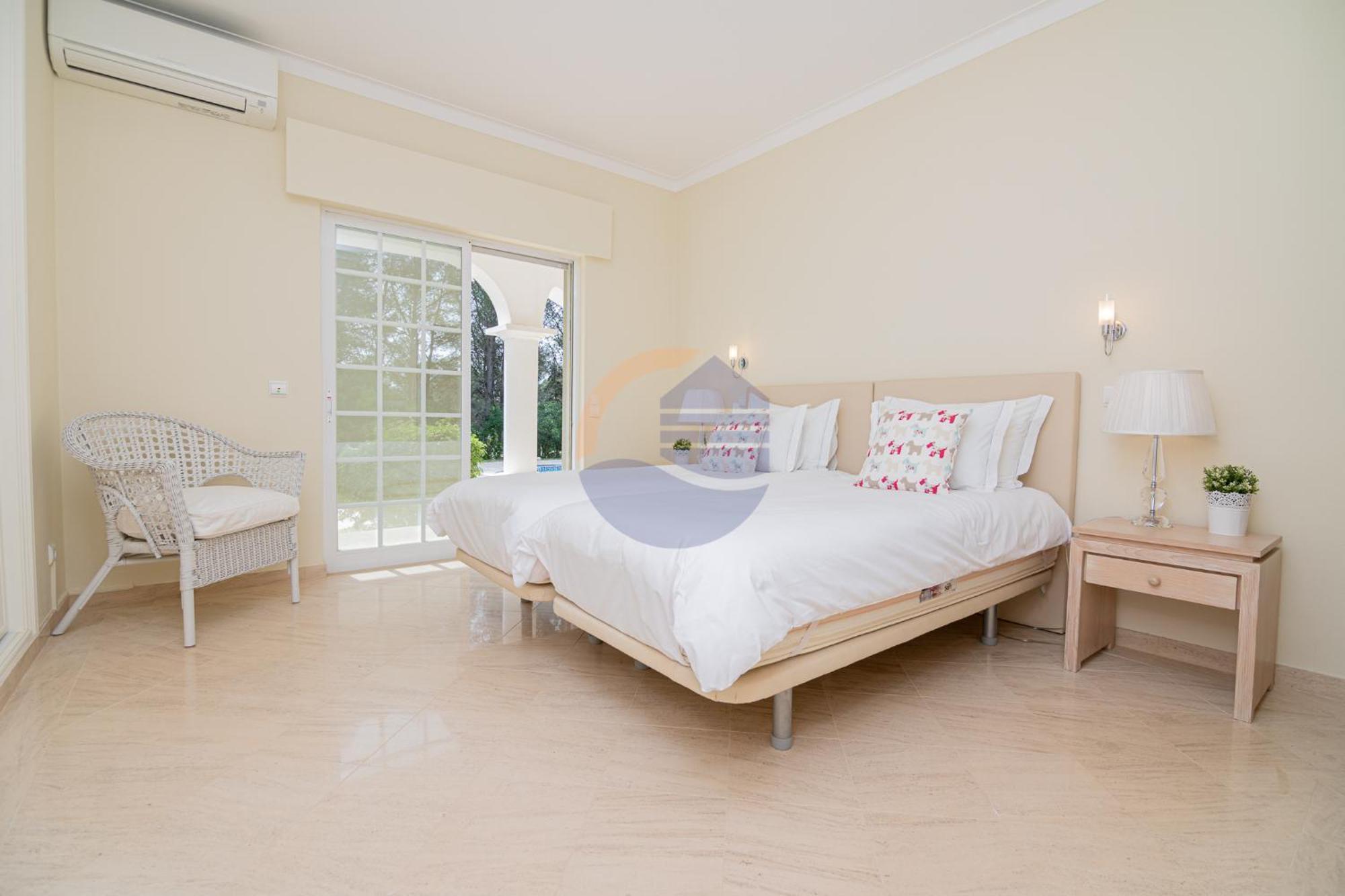 Villa Luxury Suites, Heated Outdoor Pool Портиман Екстериор снимка