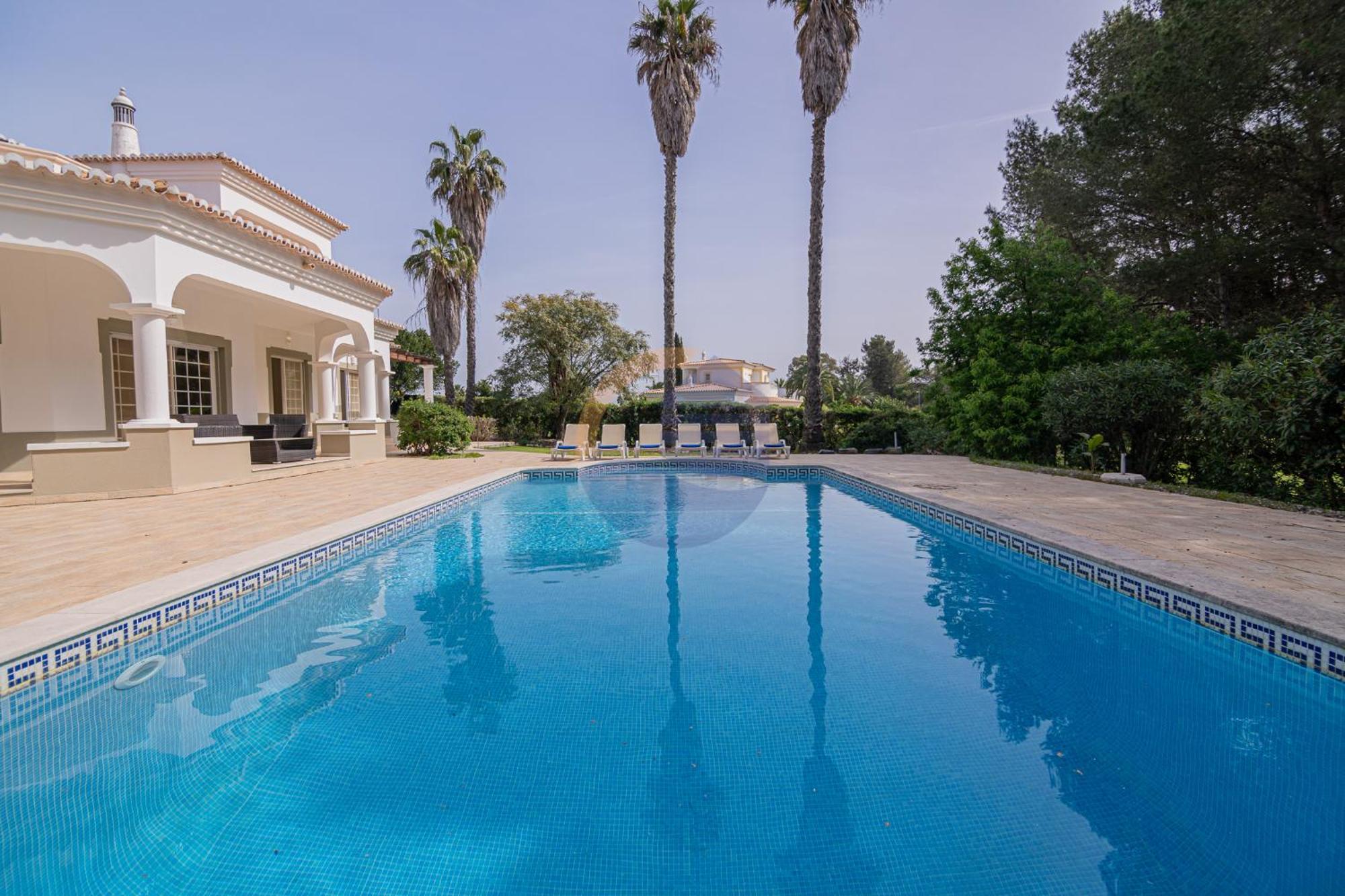 Villa Luxury Suites, Heated Outdoor Pool Портиман Екстериор снимка